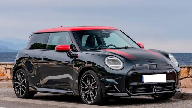 Mobil Listrik Mini Cooper Tampil Semakin Sporty Berkat Trim JCW